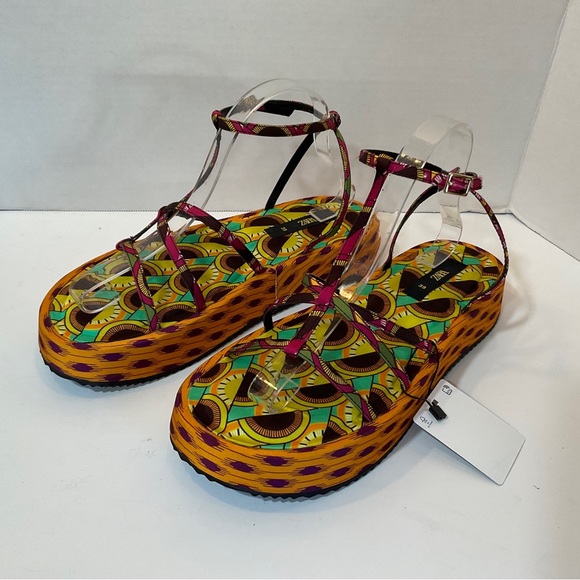 ZARA NEW WOMAN PRINTED PLATFORM SANDALS NWT Size 8/39 1623/910.